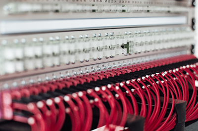 Schnelles Internet: Das ist der Unterschied zwischen Glasfaser und Breitband